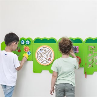 Wall game - big crocodile